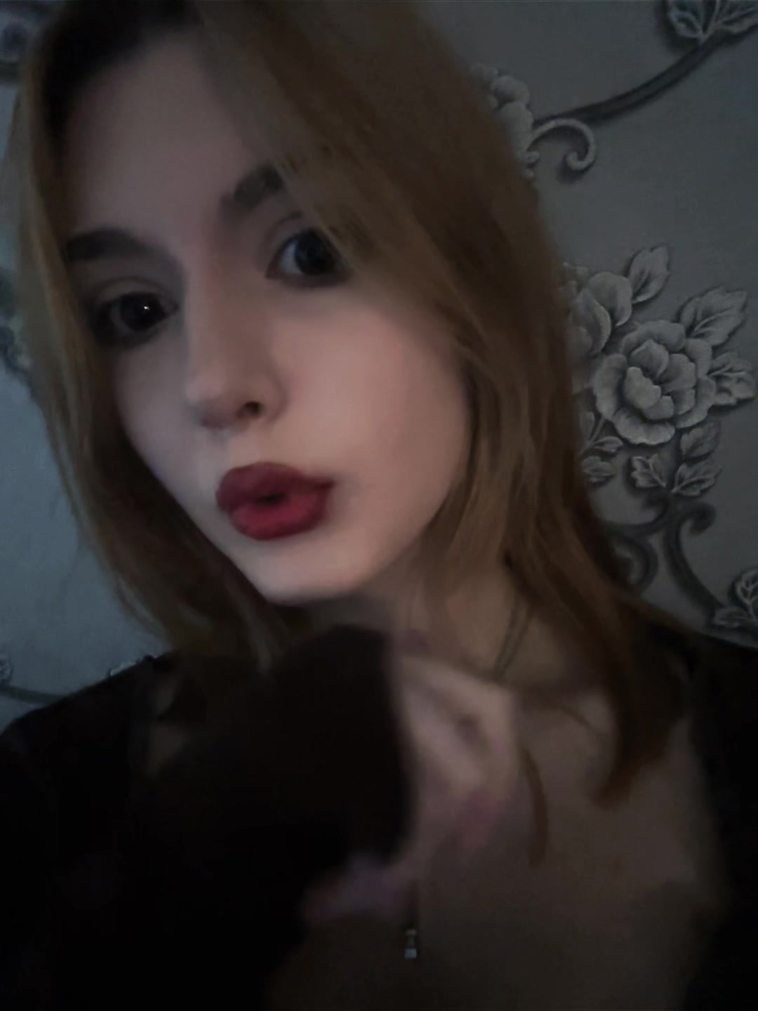 @<З