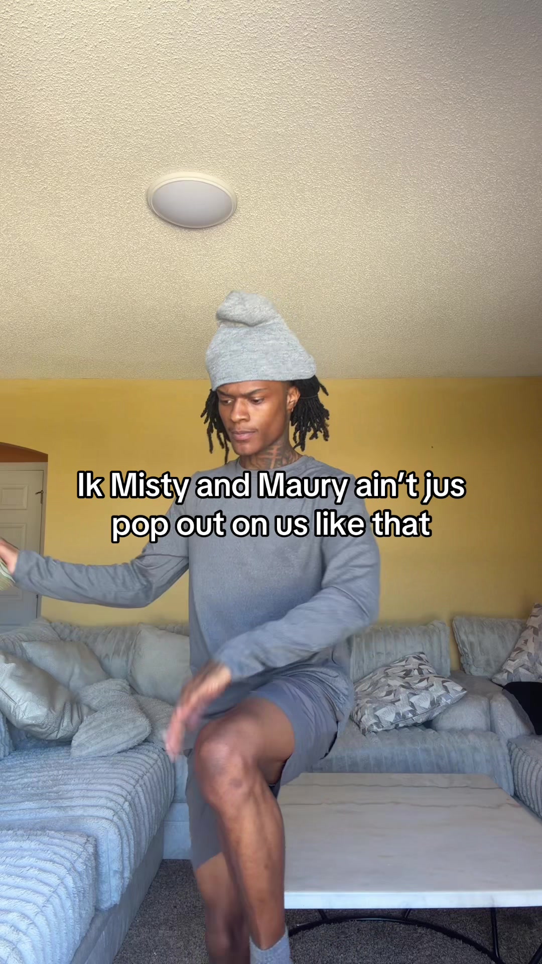@🦹🏽