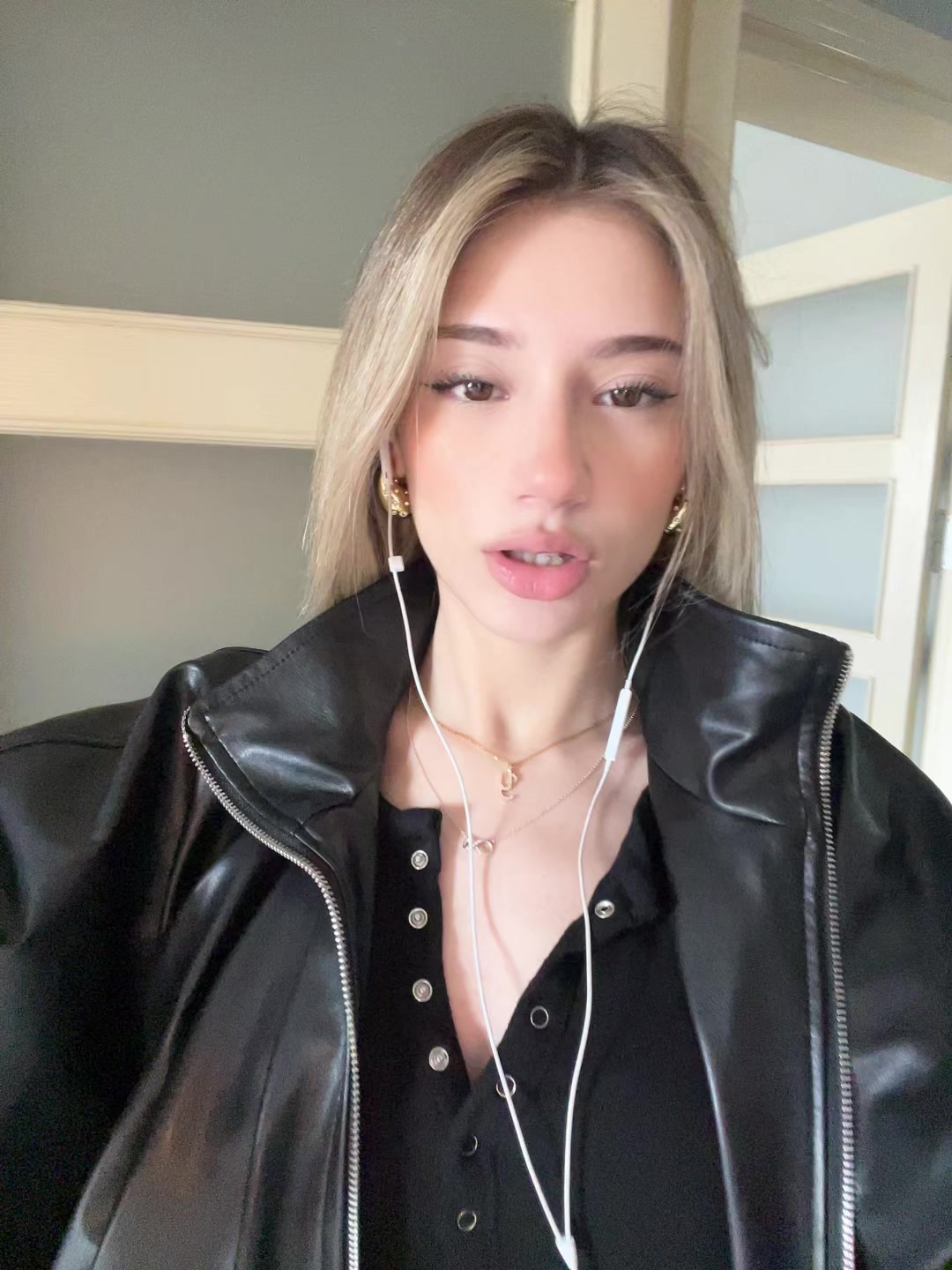 @Ela