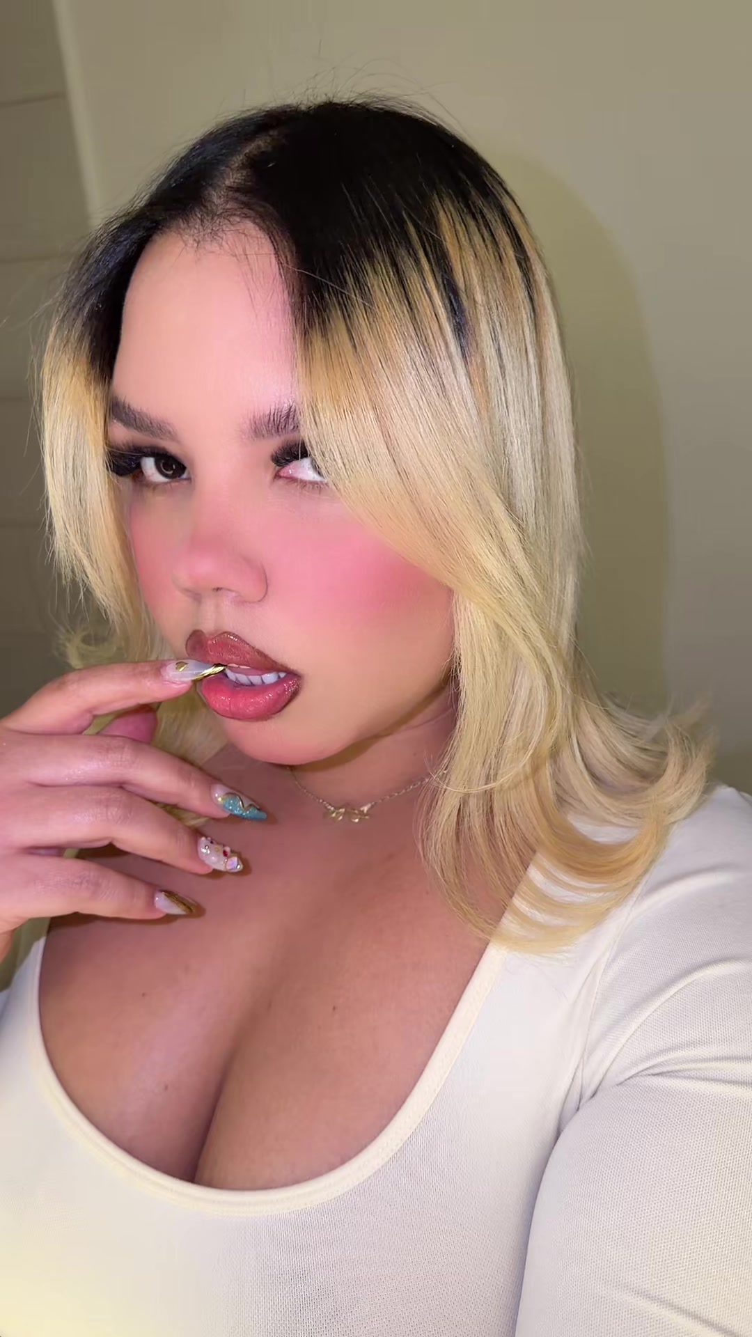 @yanelis254