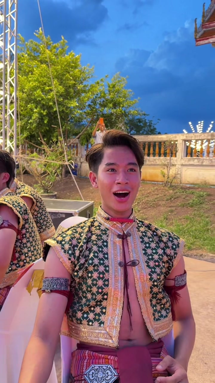 @นาคเล่นน้ำ