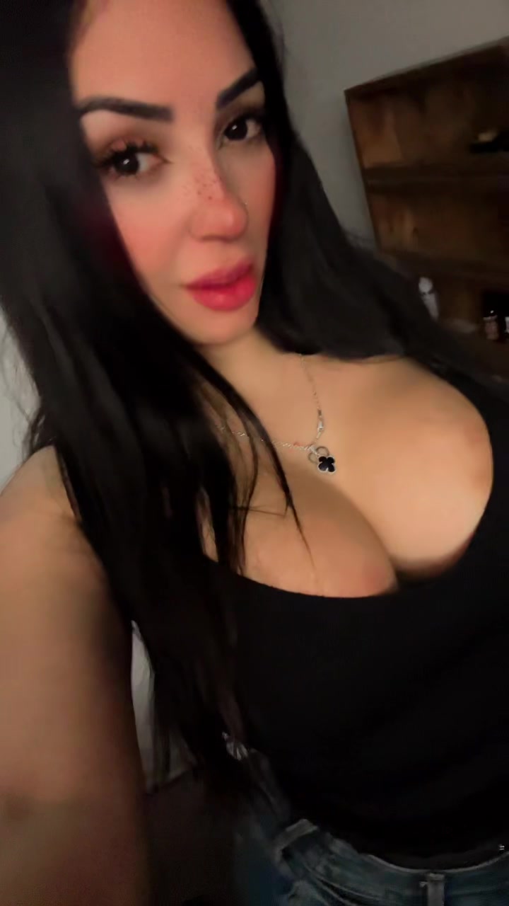 @viky_foxx