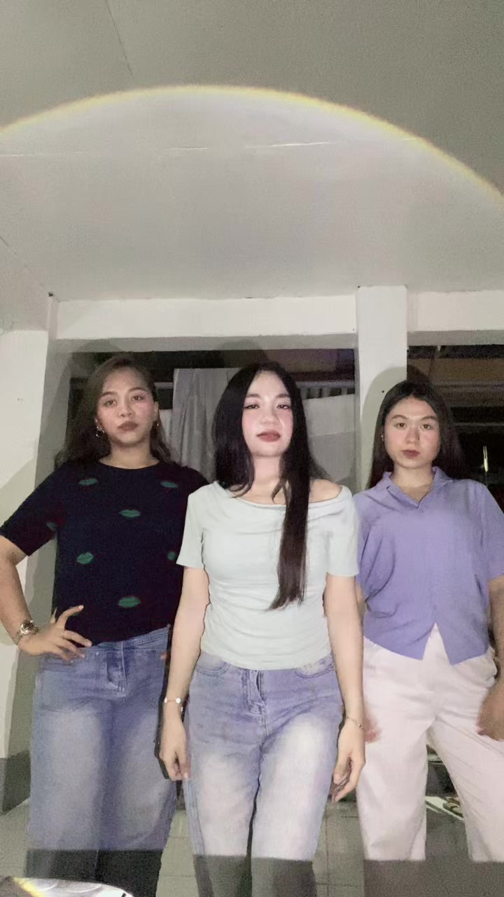 @👣