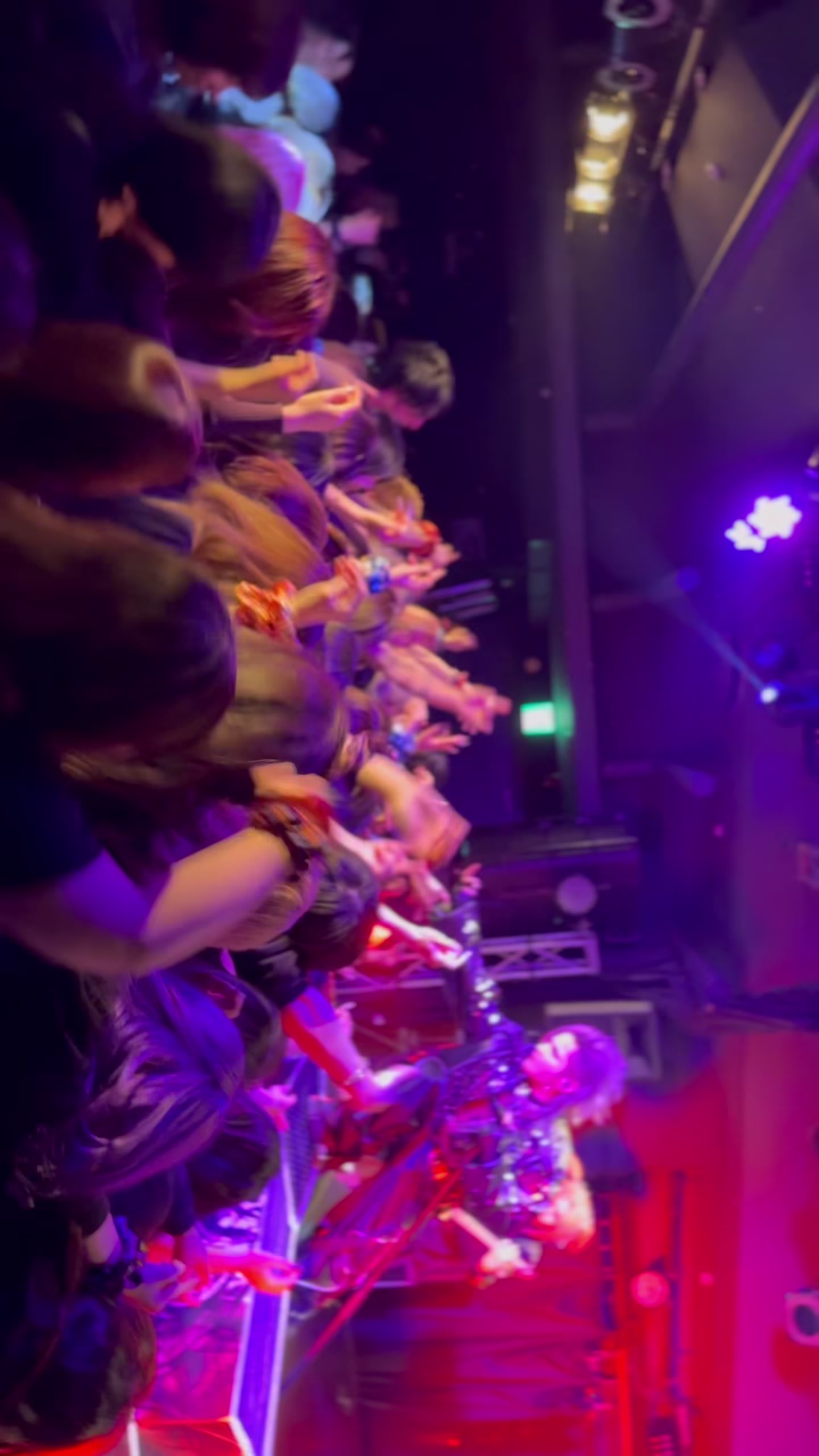 @Royz_official