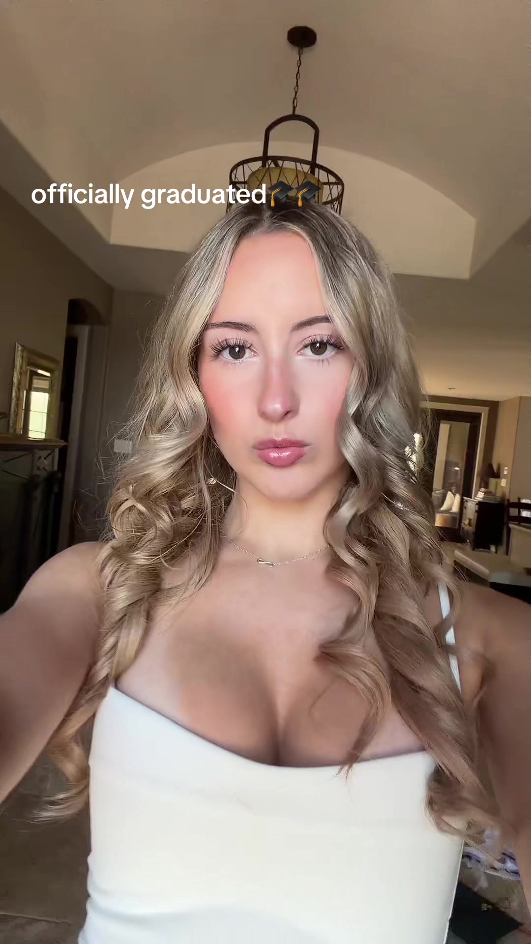 @ıʇuɐıɥɔ