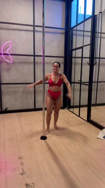 @Kathita | Pole Dance