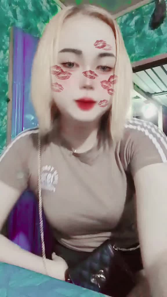 @seleb tiktok