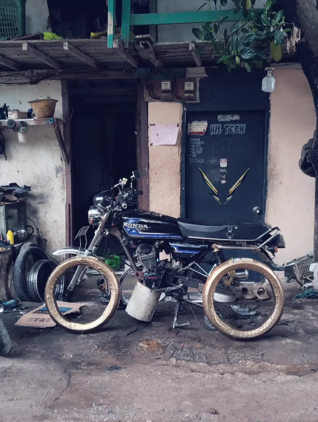 @m. zaaqy