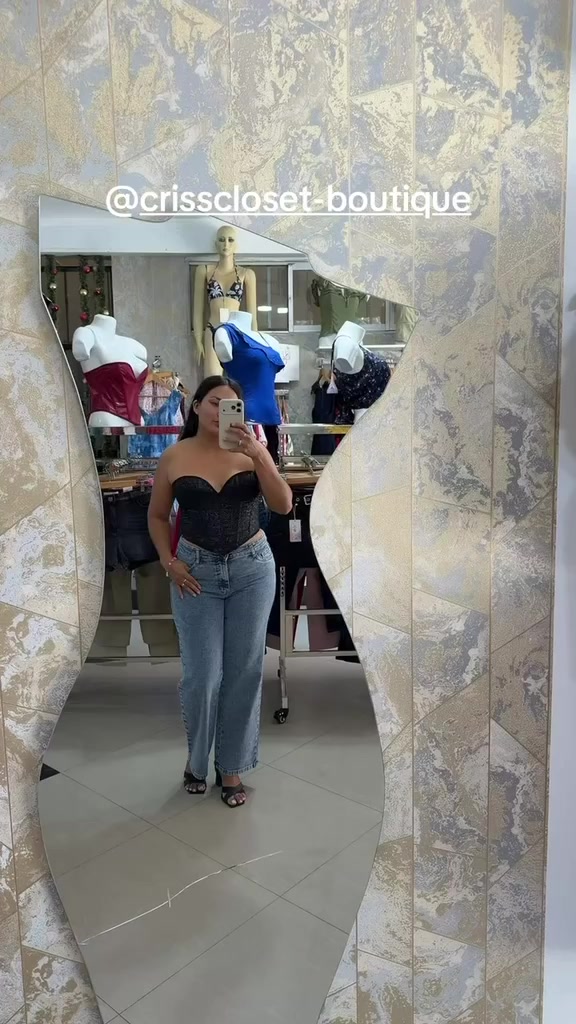 @criss closet-boutique