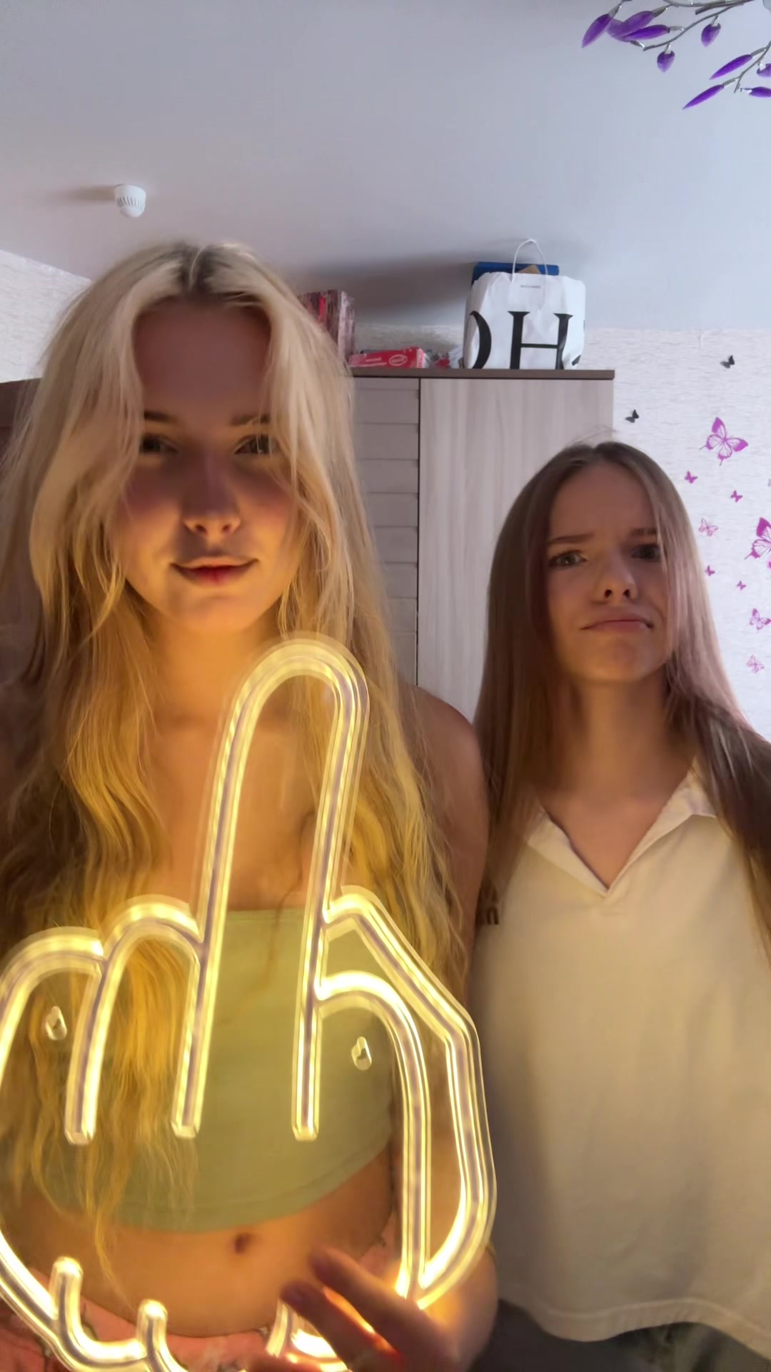 @anixswxx
