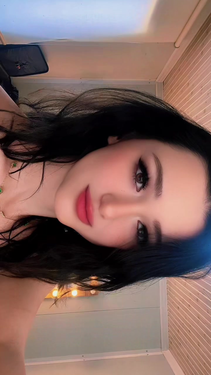 @Aleyna Akgün