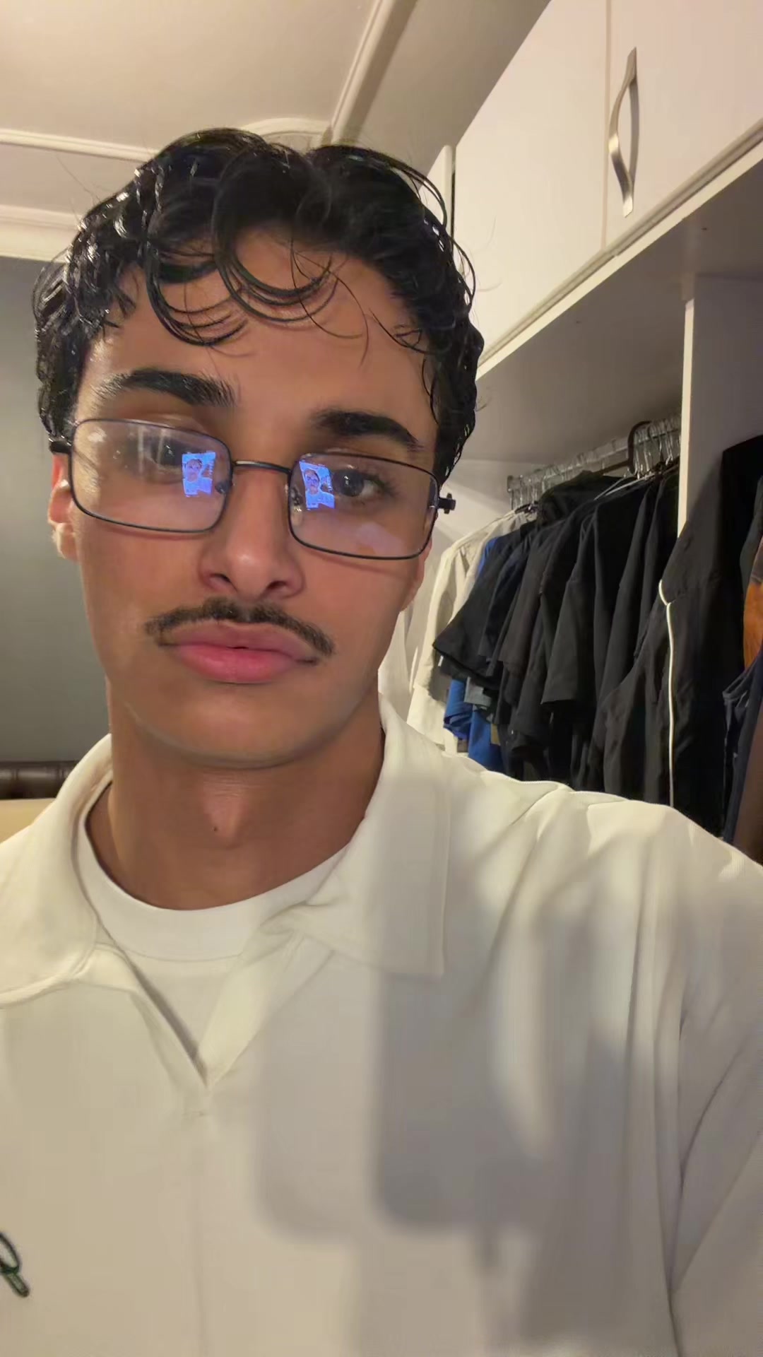 @AZIZ 📸