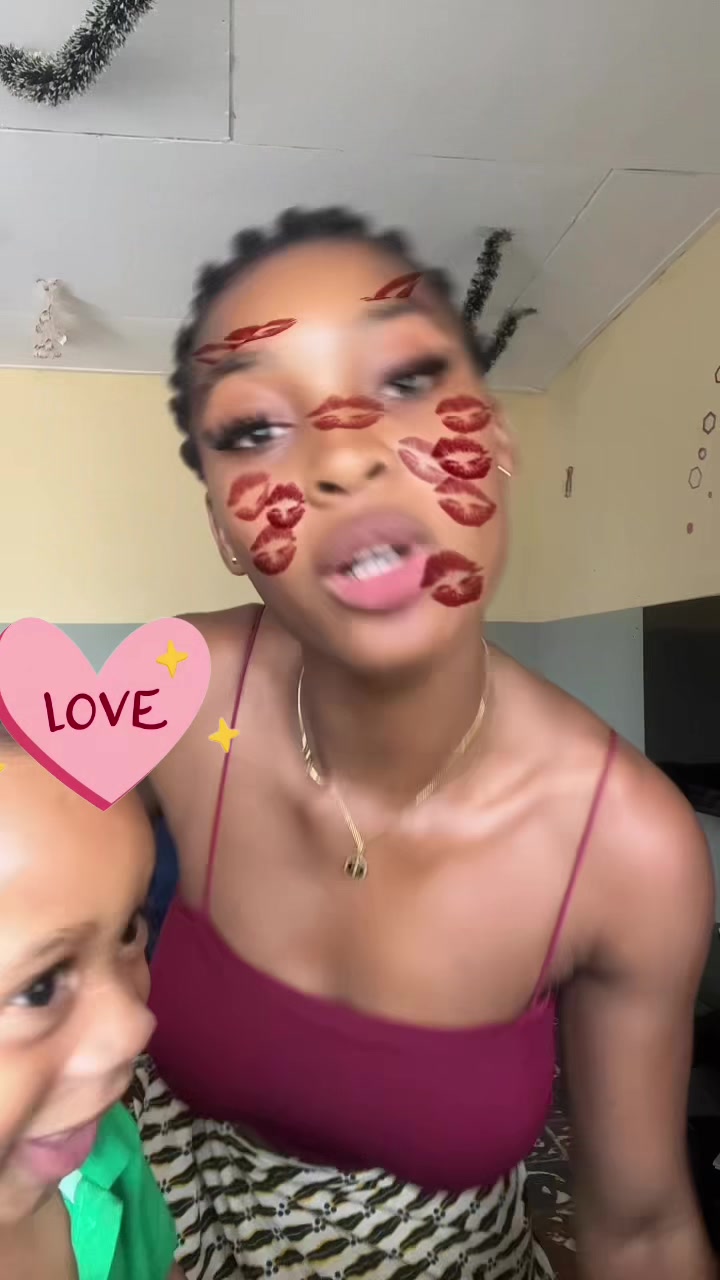 @🦋 Nelly 🫦