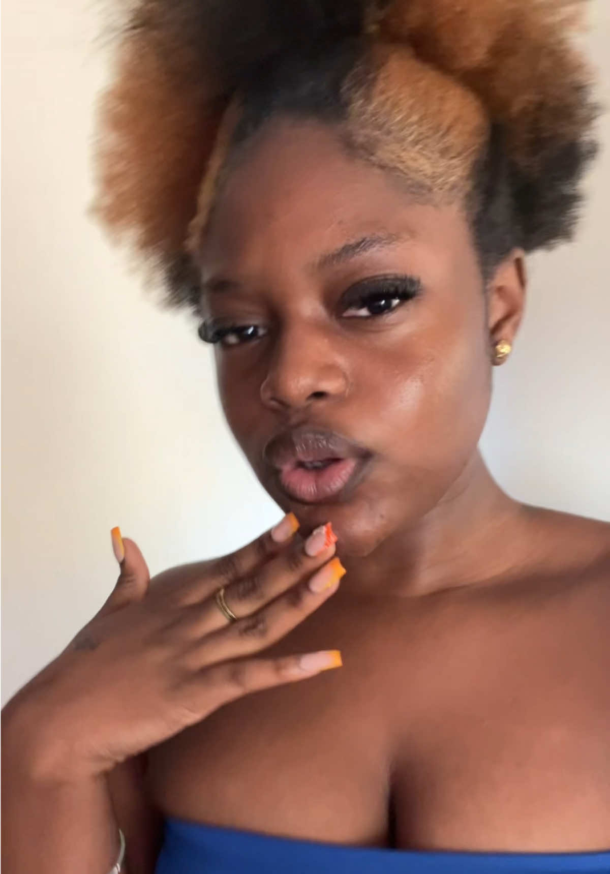 @𝑀𝒶𝓃𝓃𝒾𝑒