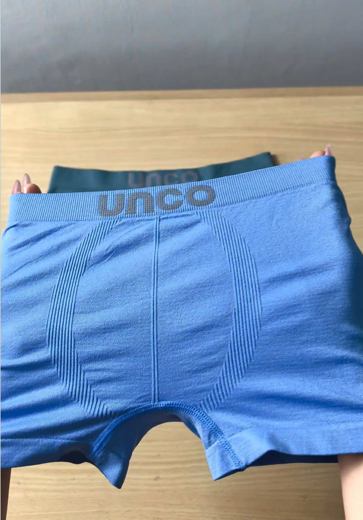 @Uncolive