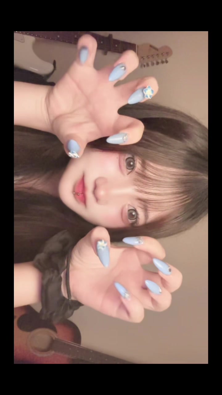 @まゆな