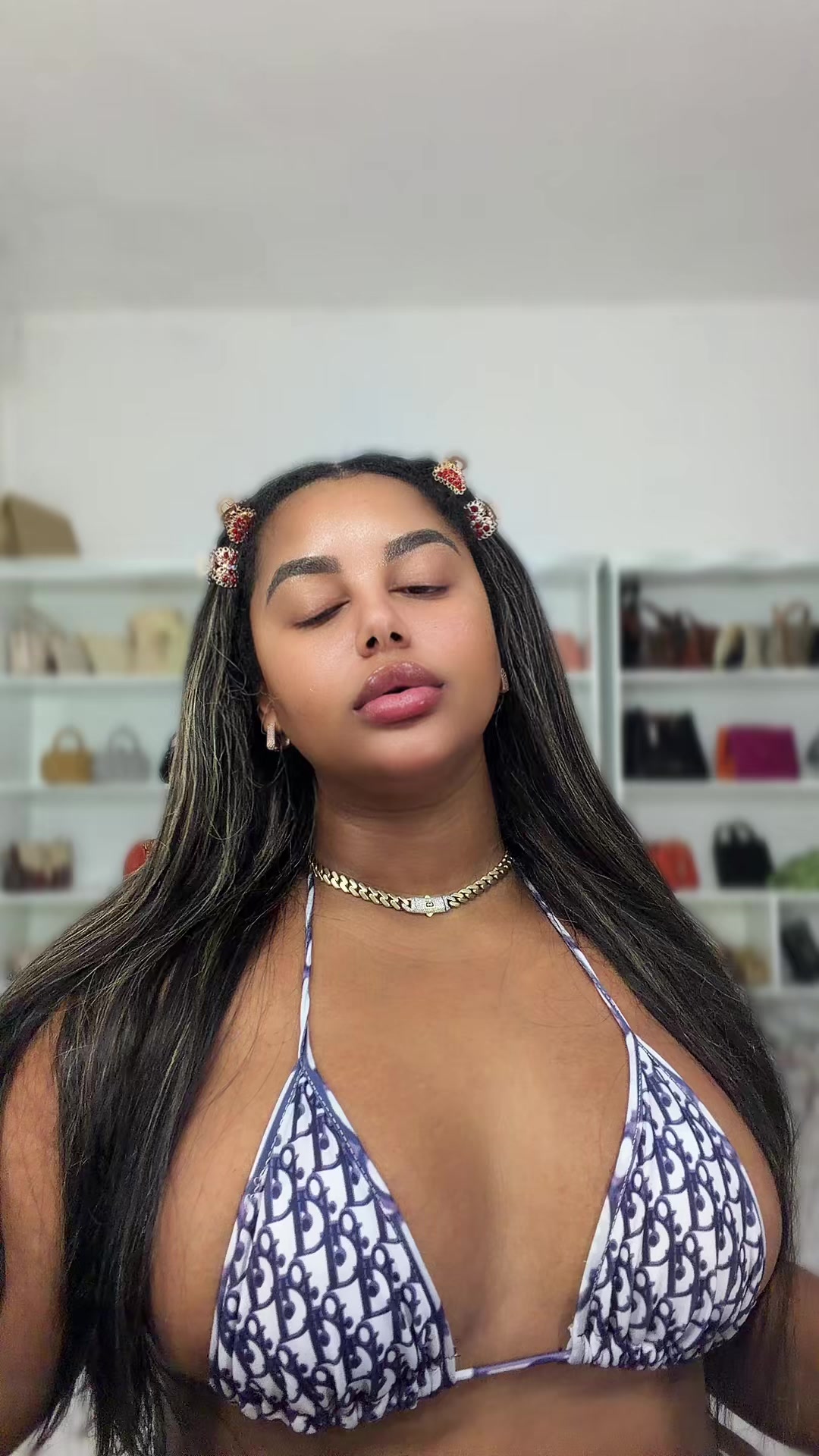 @La_negrota_abreu