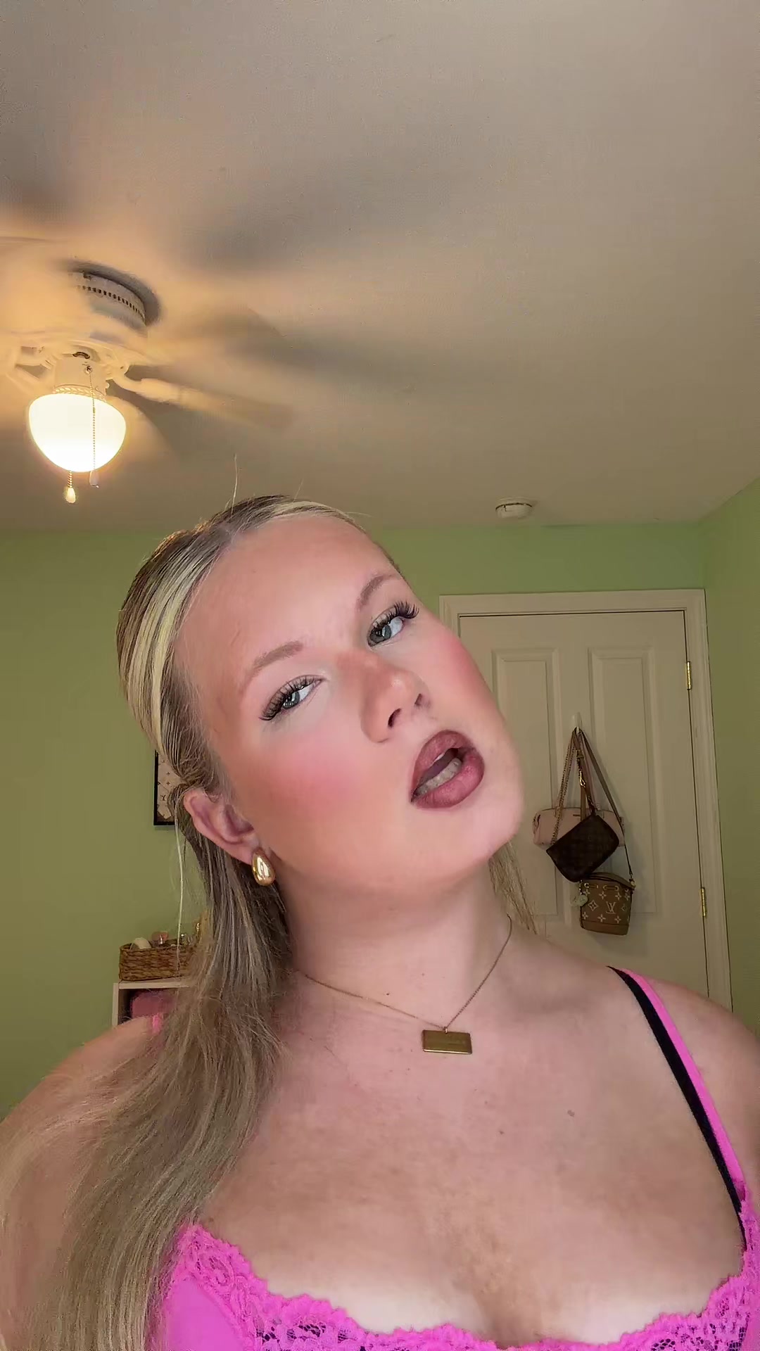 @Isabella