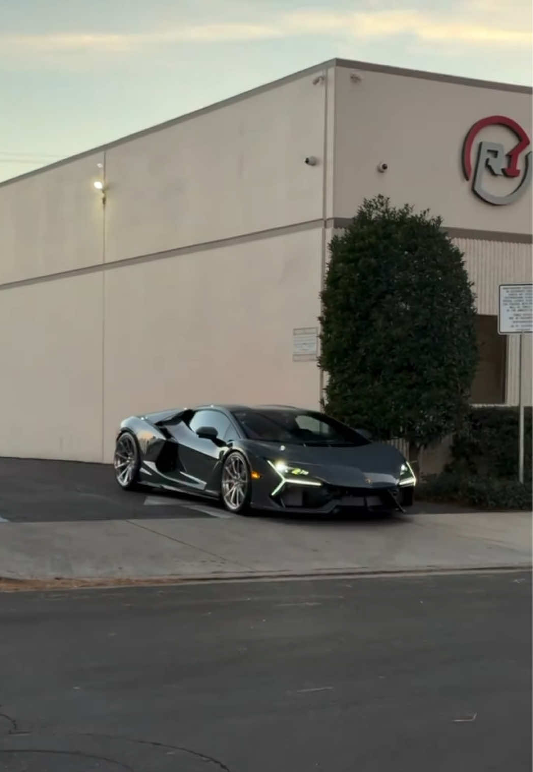 @R1 Motorsport