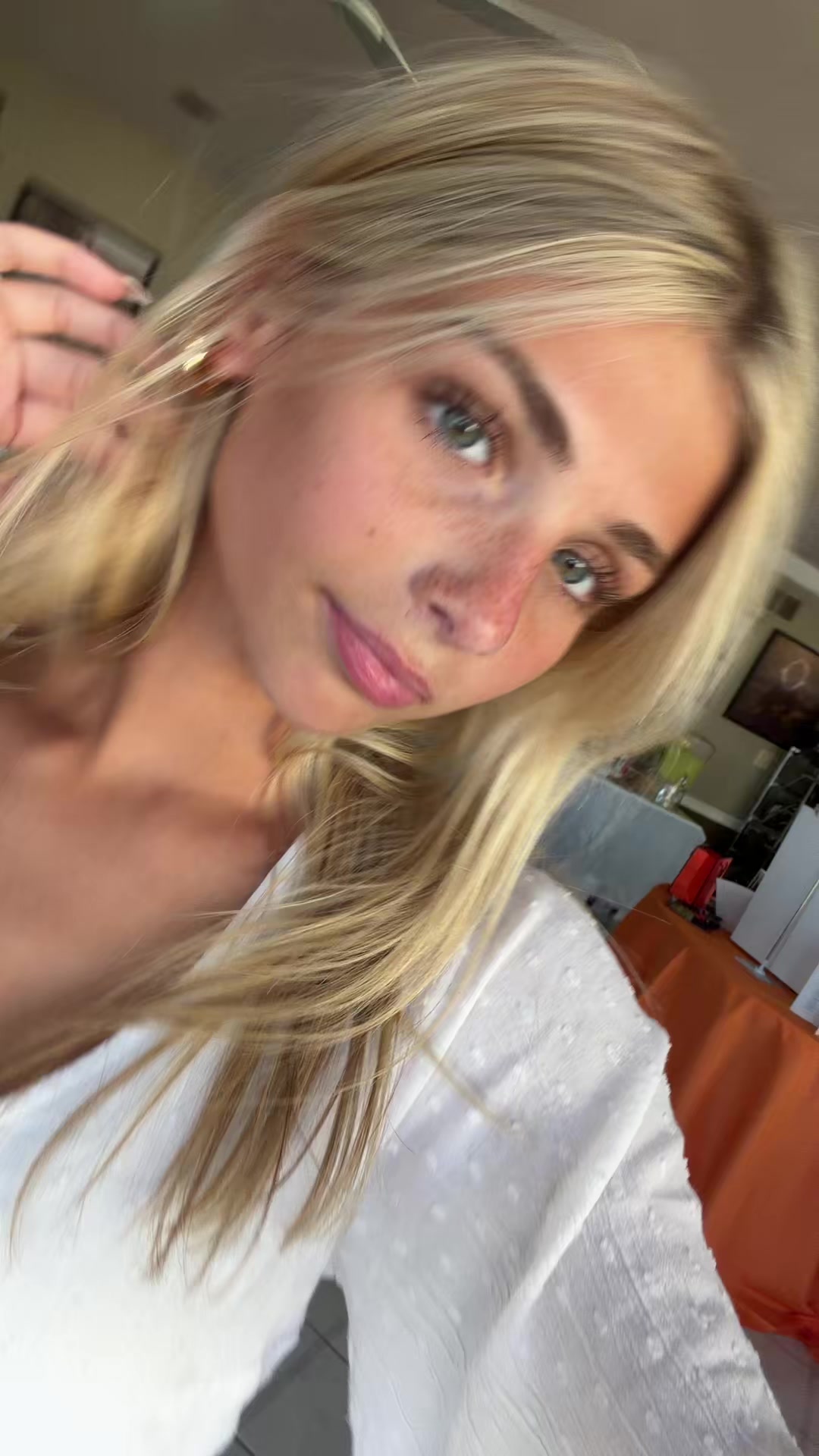 @mj