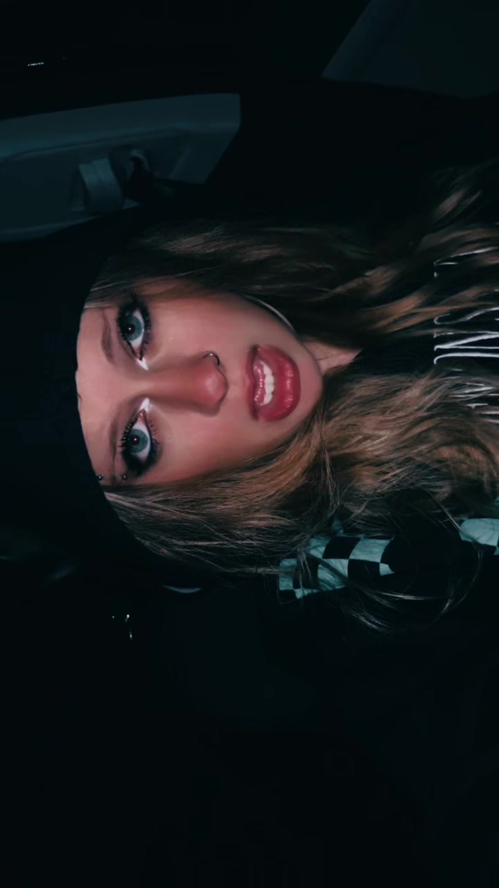 @𝐊𝐞𝐥𝐥𝐲♡