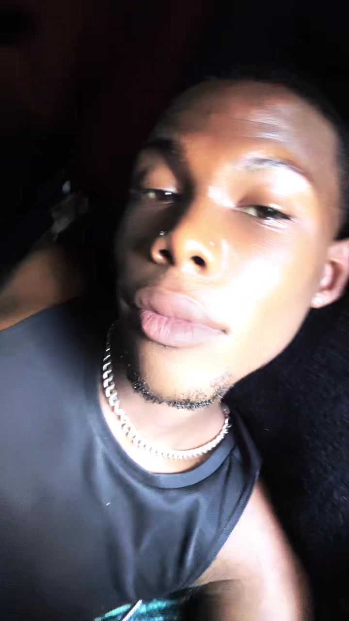 @Insta: @fineaxxmike