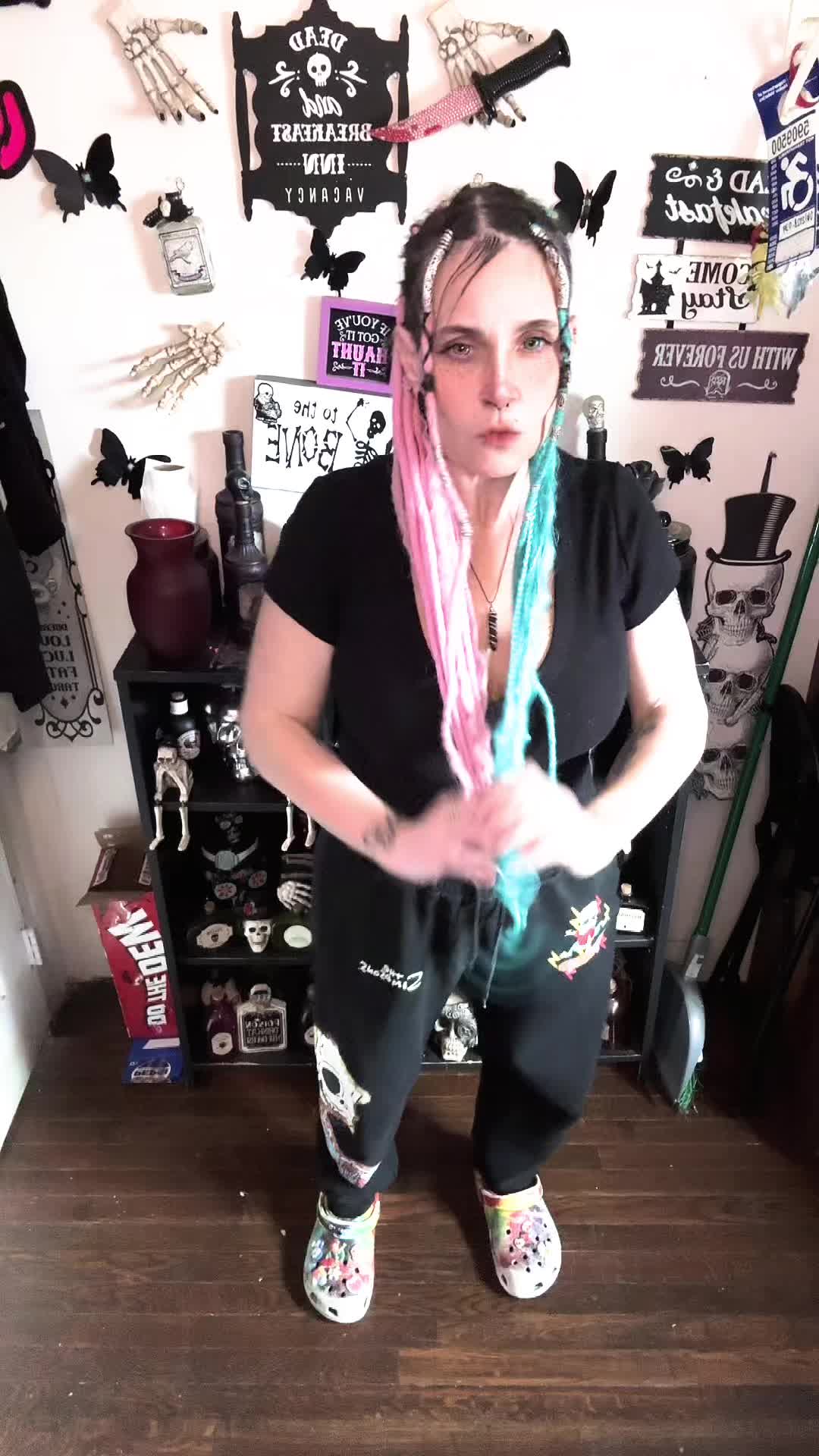 @crazyscorpiochix80