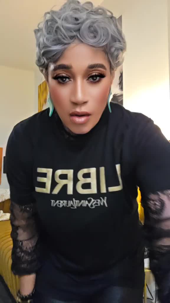 @Demi