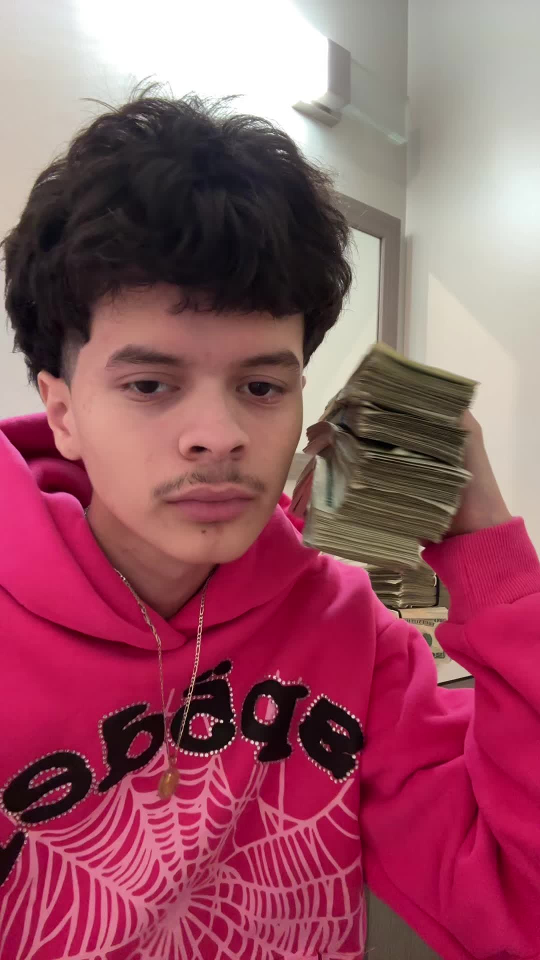 @trapped.julio