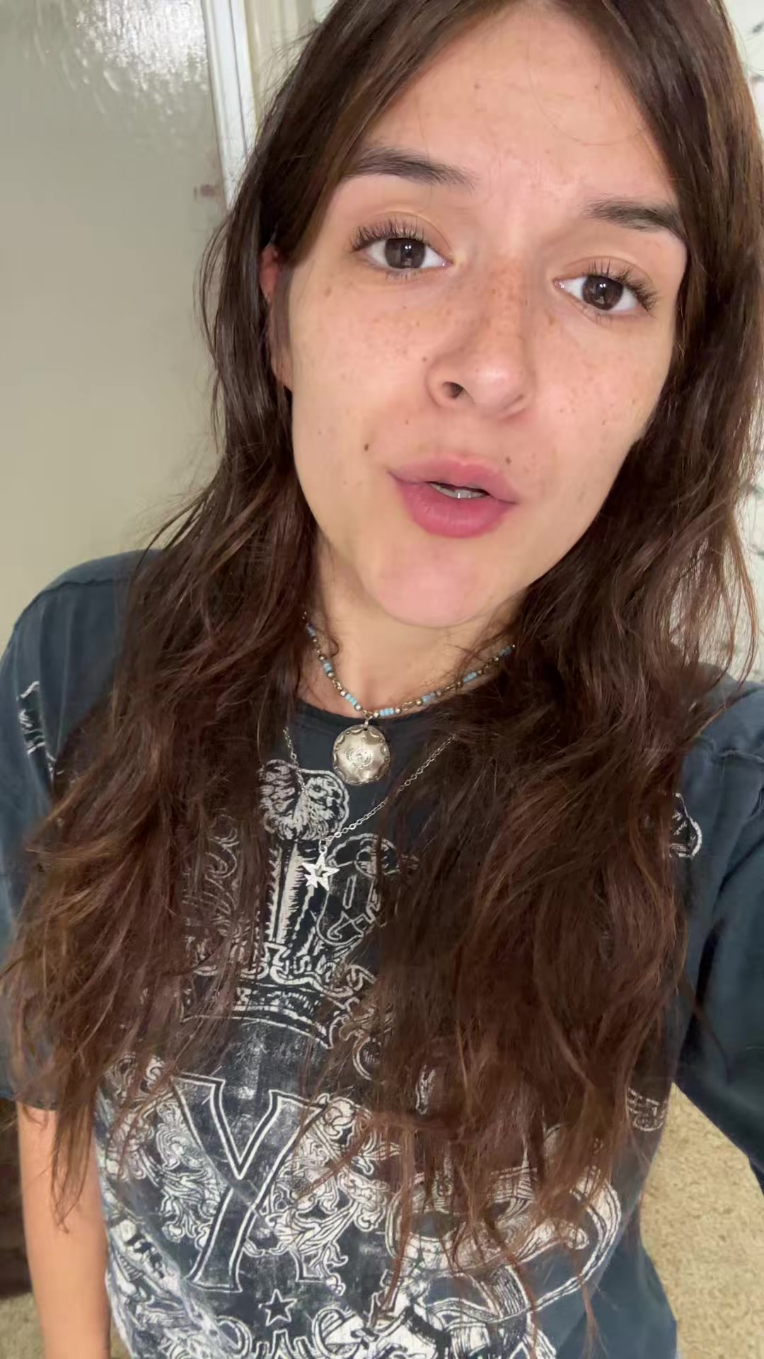 @aliviathompson