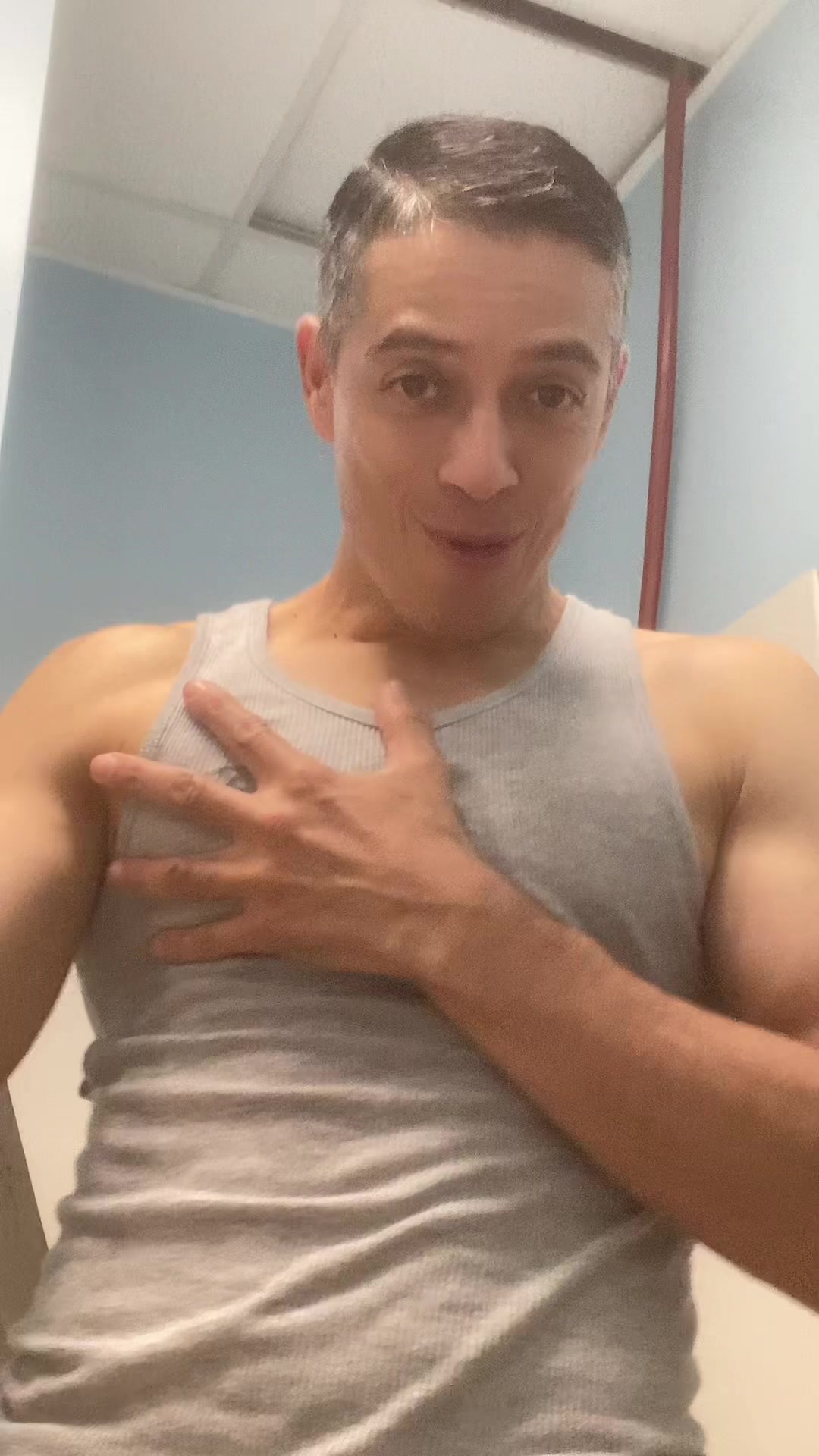 @JohnnymAb