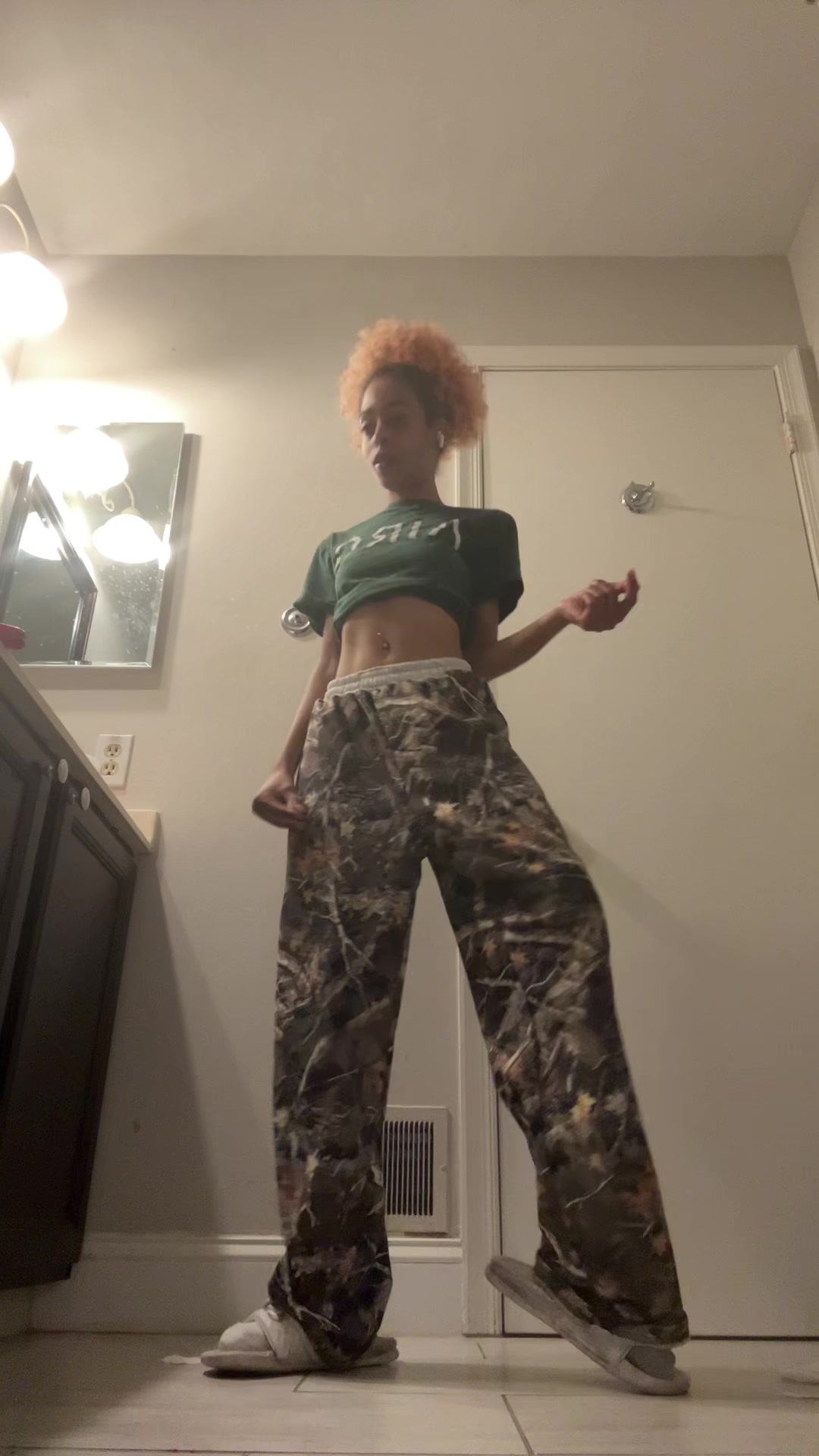 @nosmilingnini