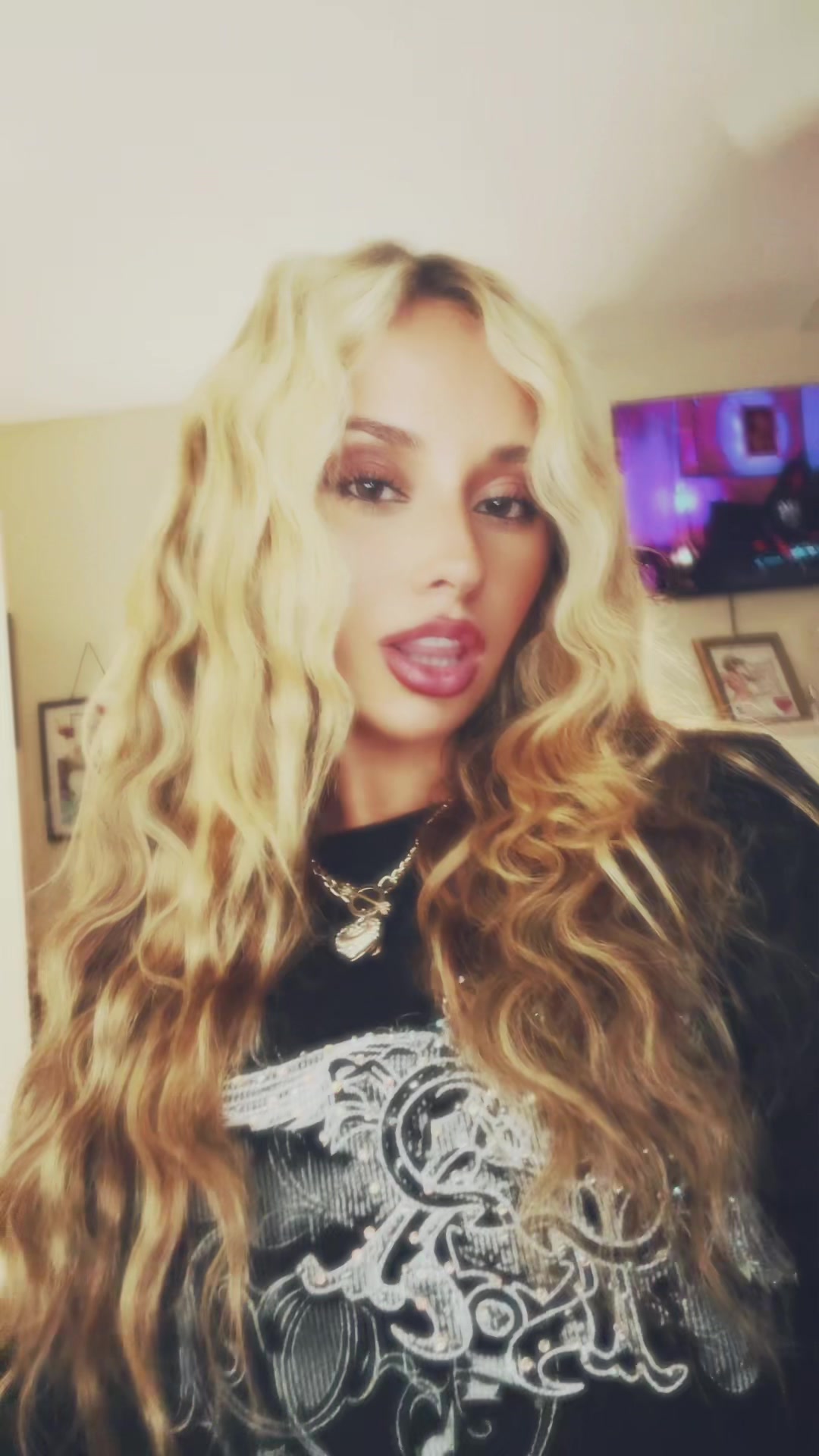 @≽^ ˕ • ྀི≼