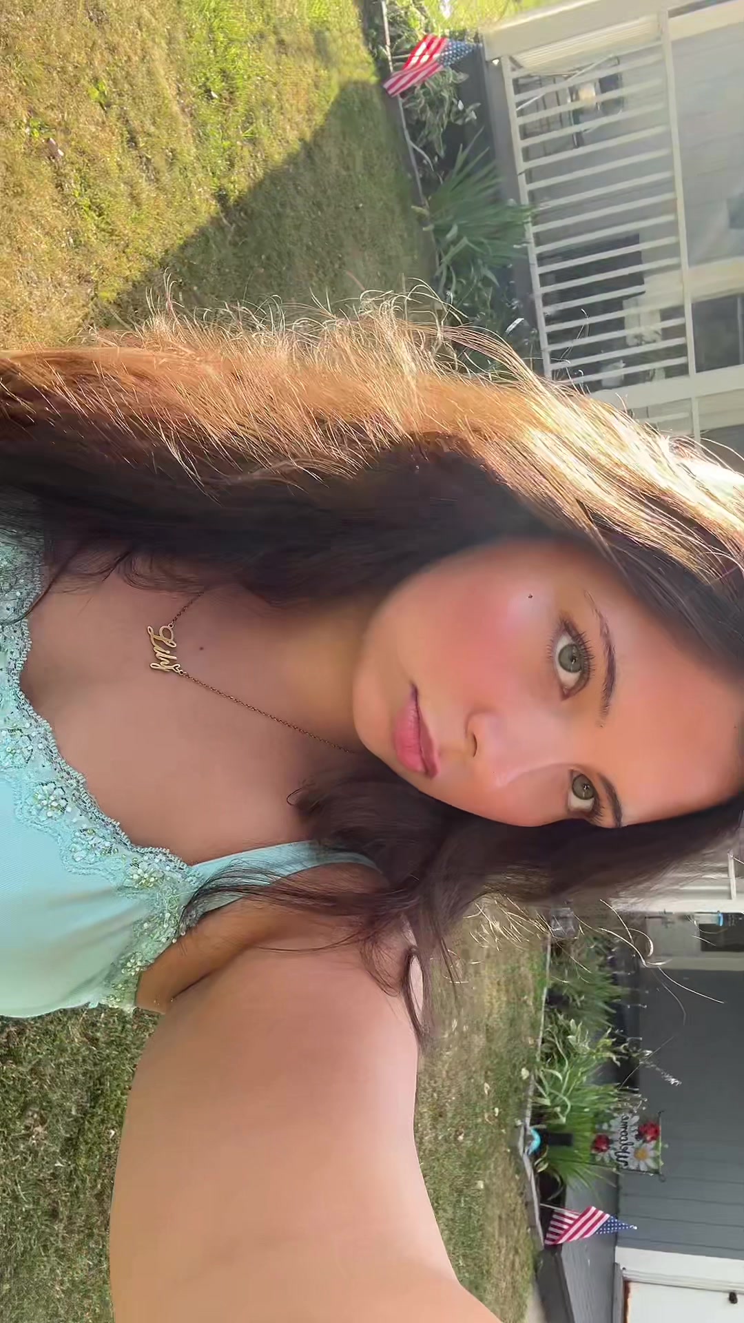 @lily
