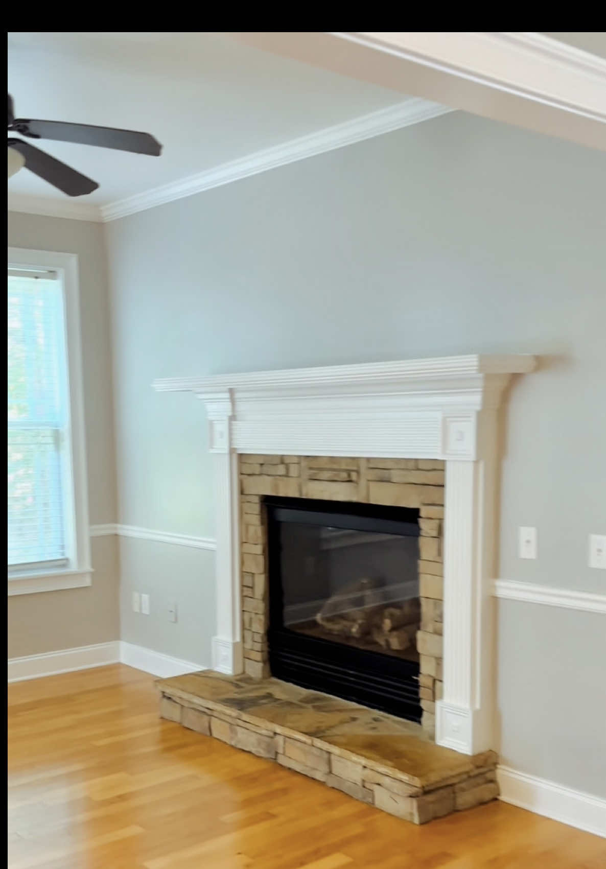 @Travia Lawton - Realtor