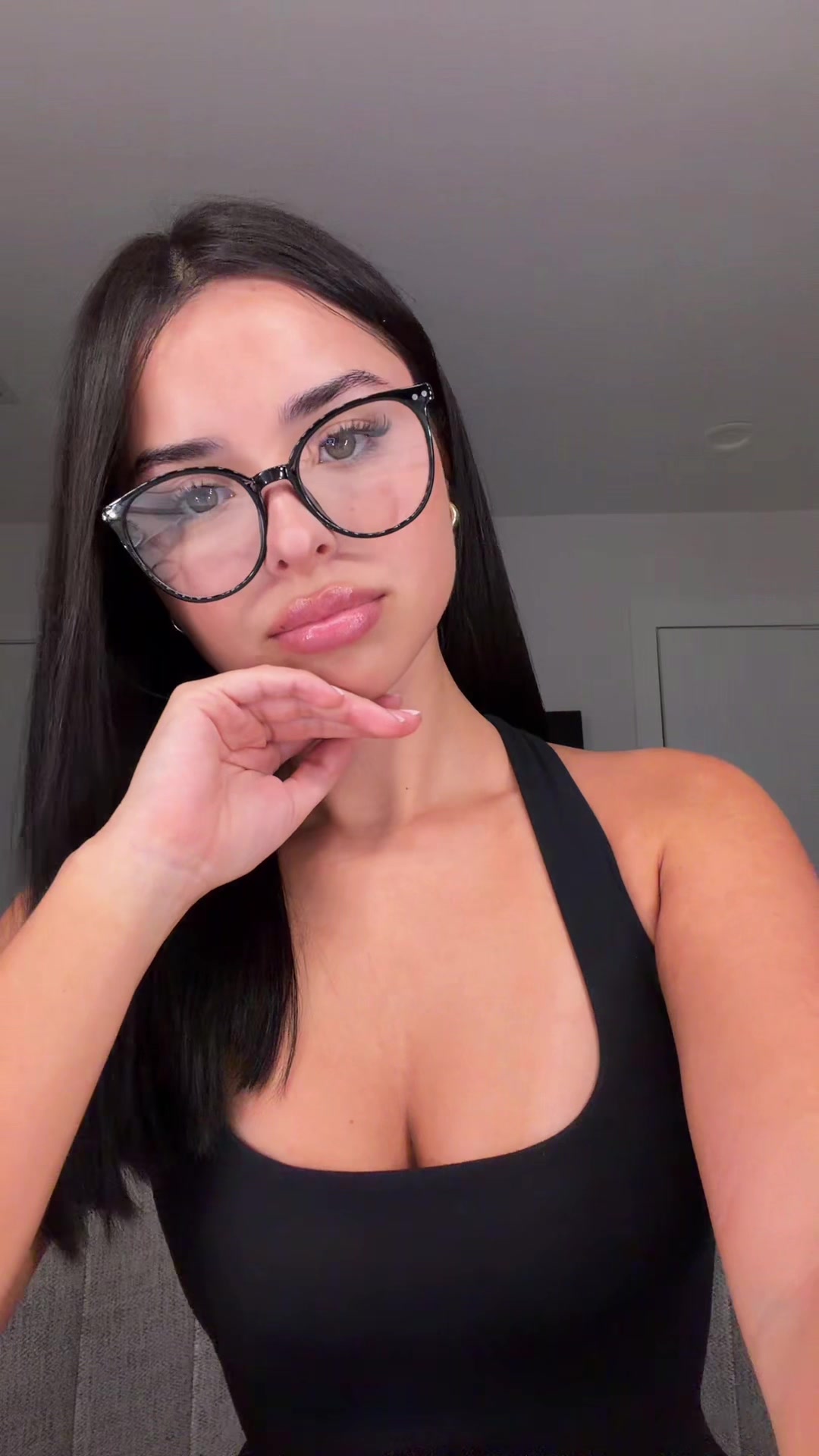@vickyguez