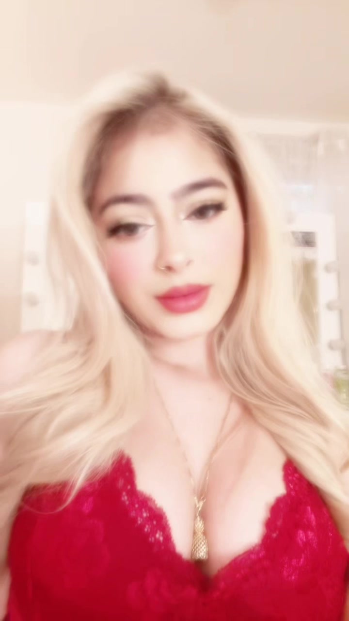 @Julianafoxxy