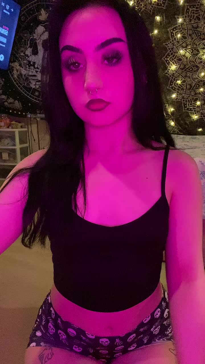 @skylahlove