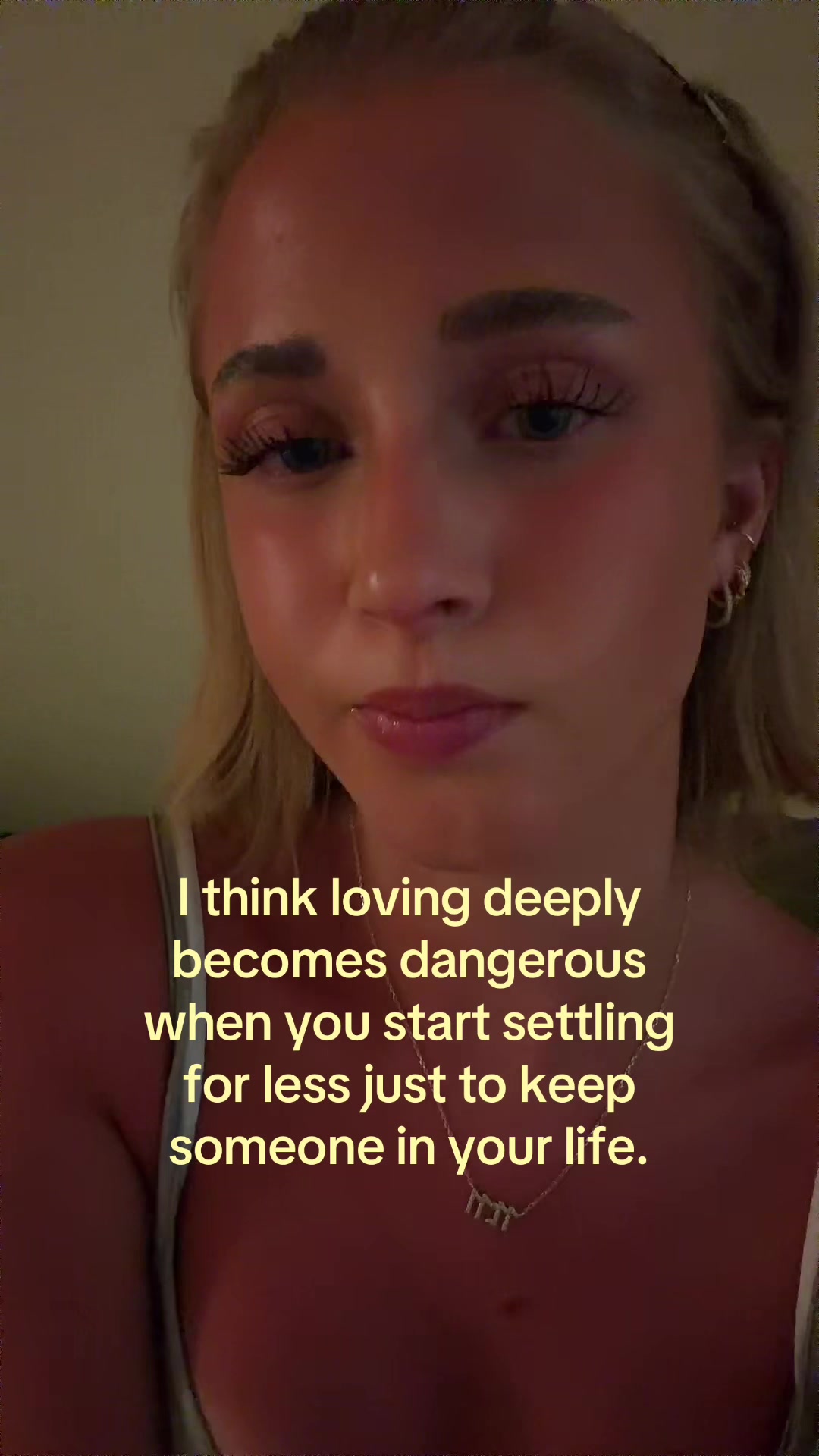 @theelliebarker