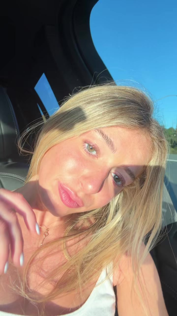 @wtfhallie