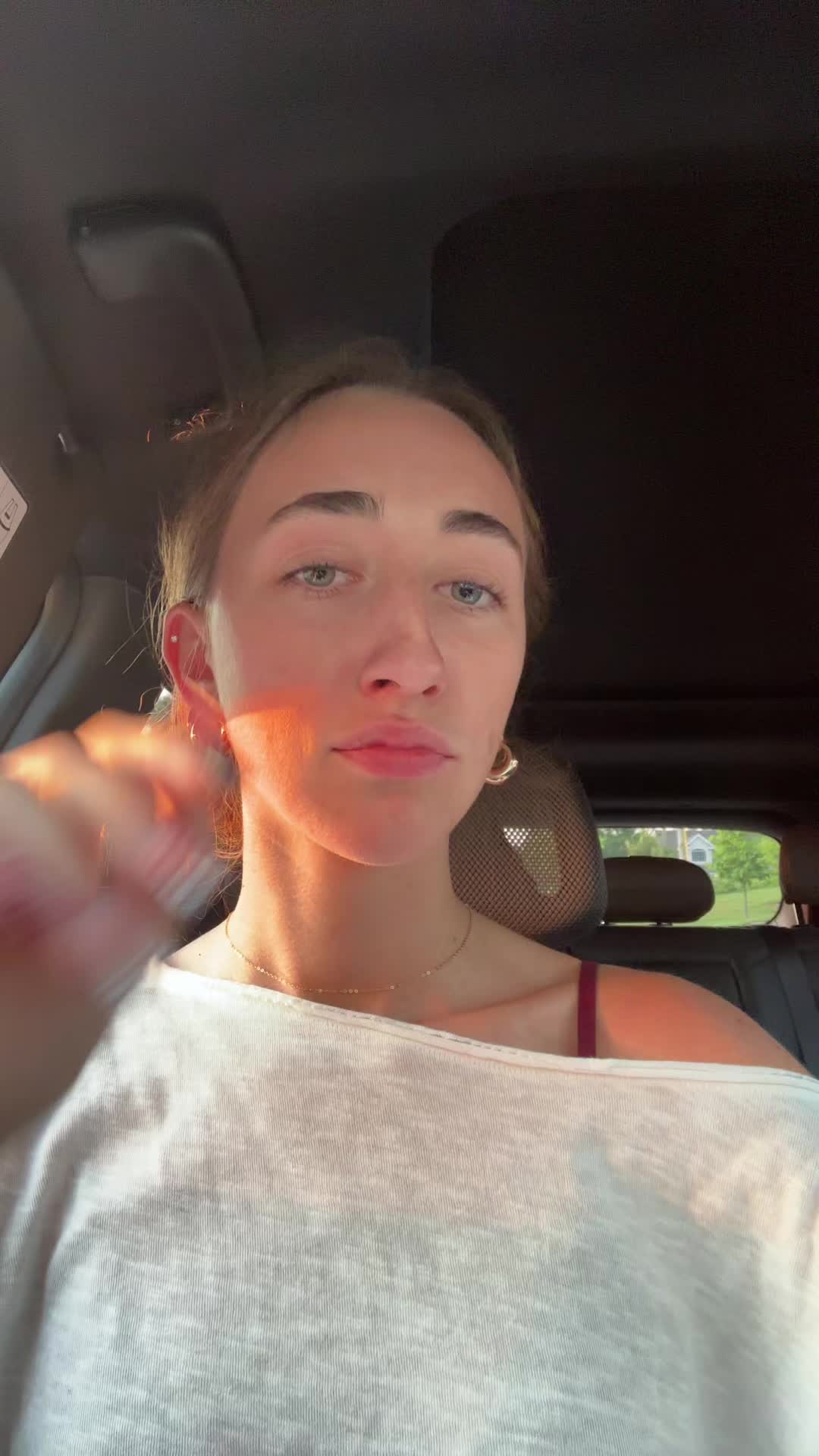 @Ayla🍦