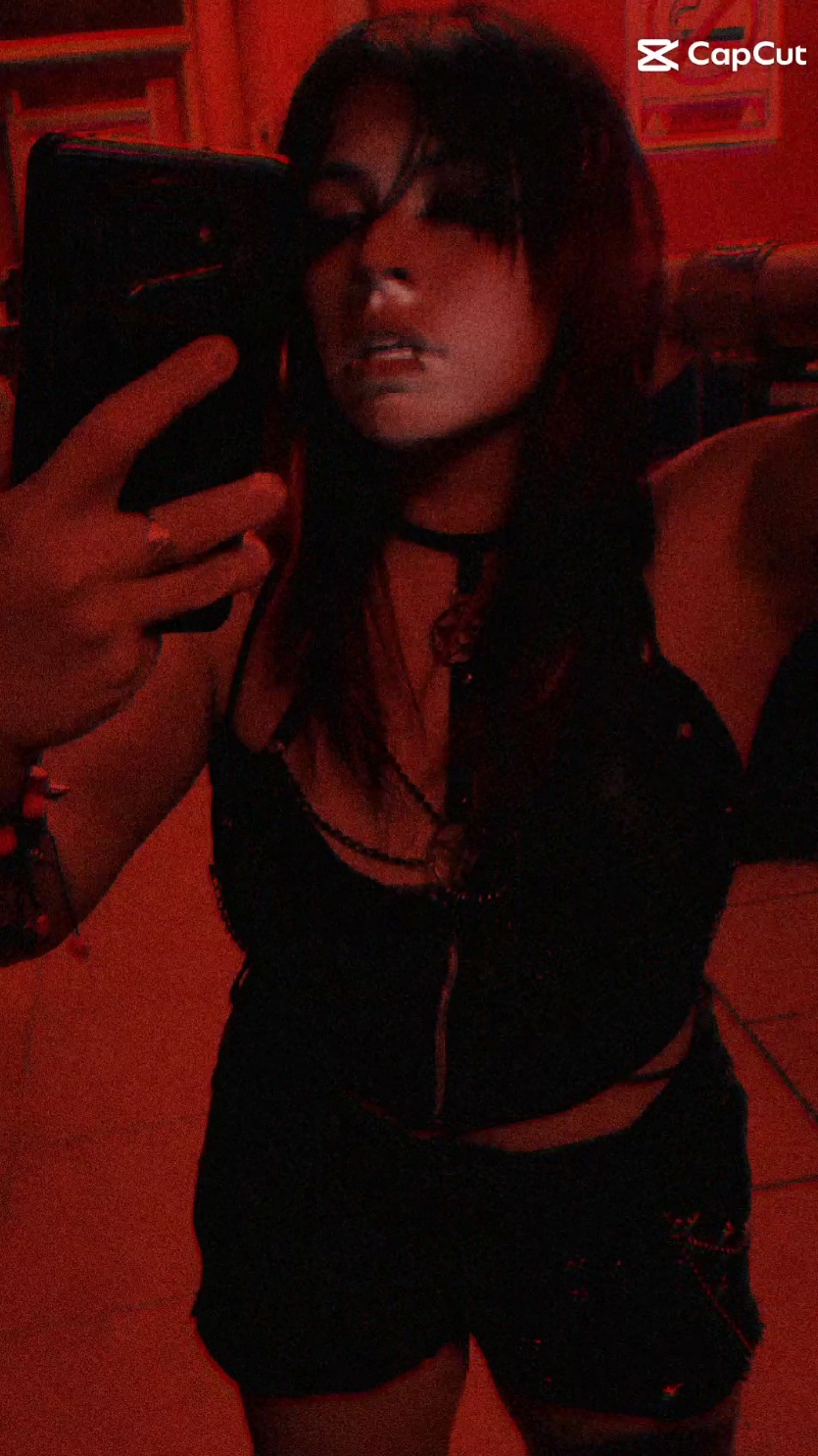 @☠☽RossRedWitch☾☠