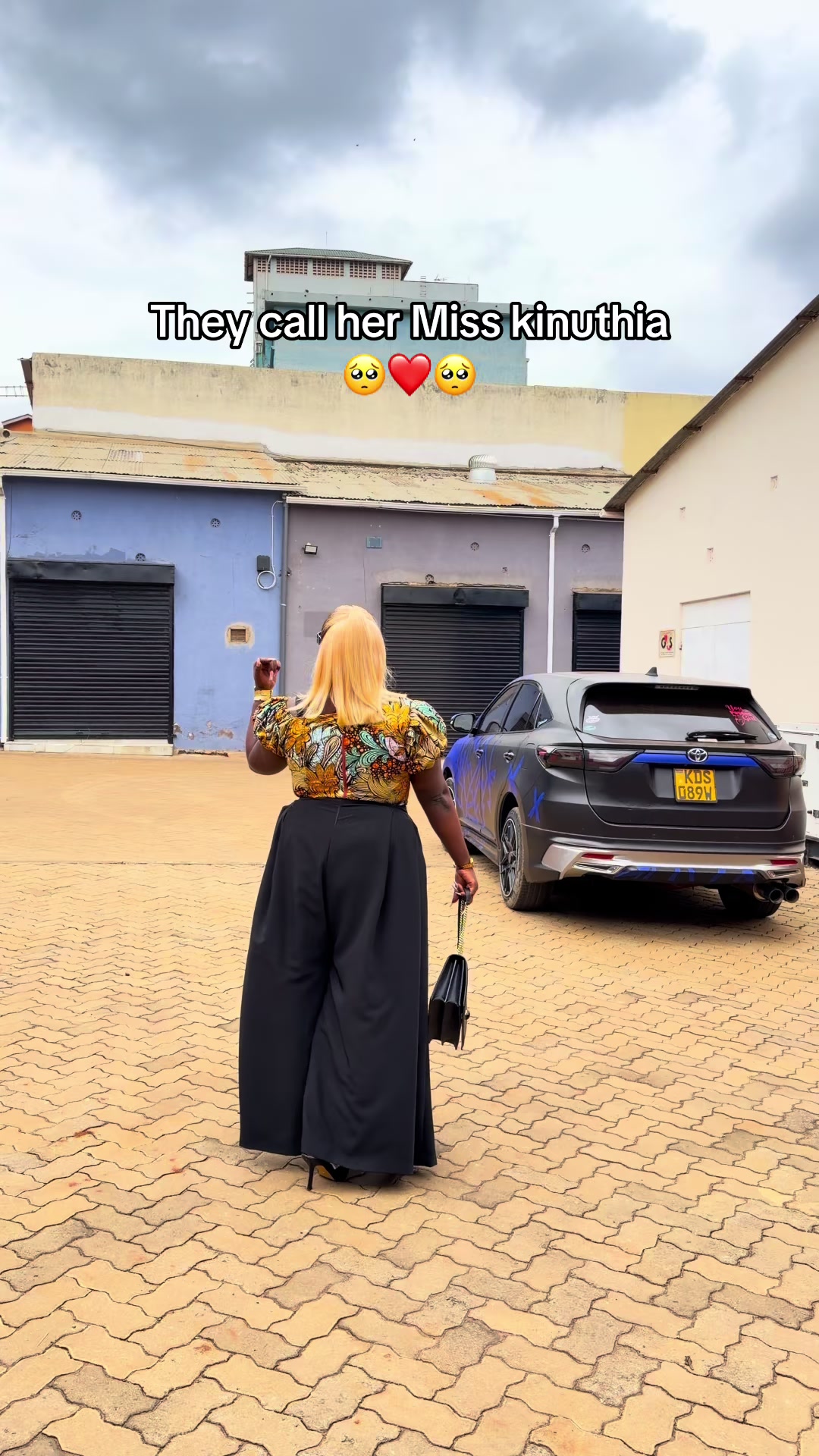 @👑OFFICIALKINUTHIA 👑