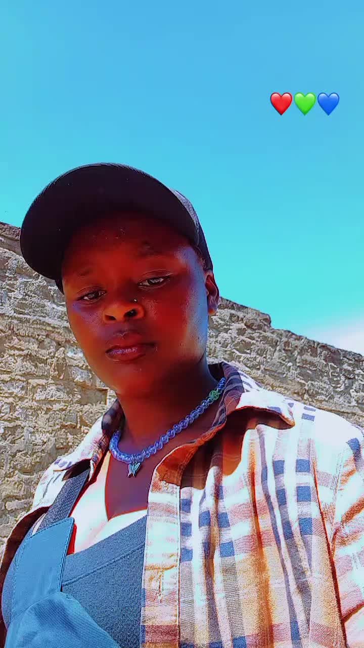 @girl of few words 🇰🇪🇱🇧