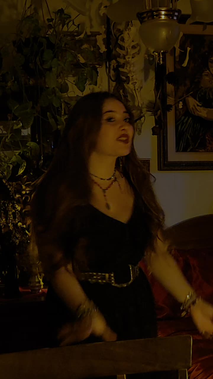 @Sarah_crows