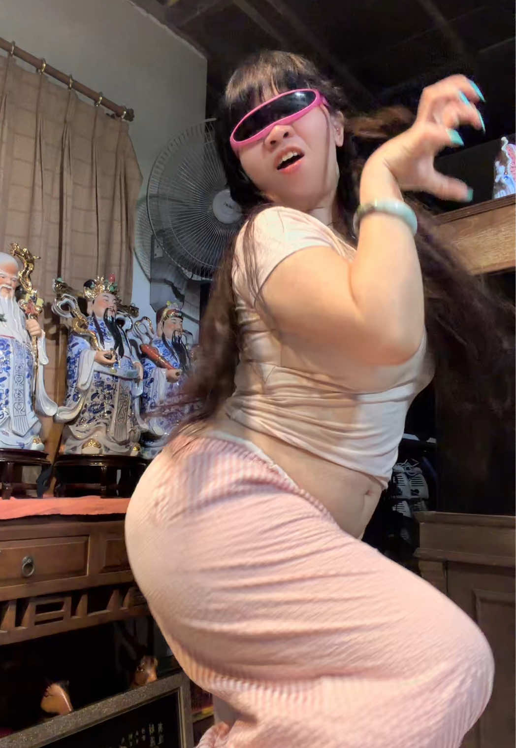 @VivienneJeslyn