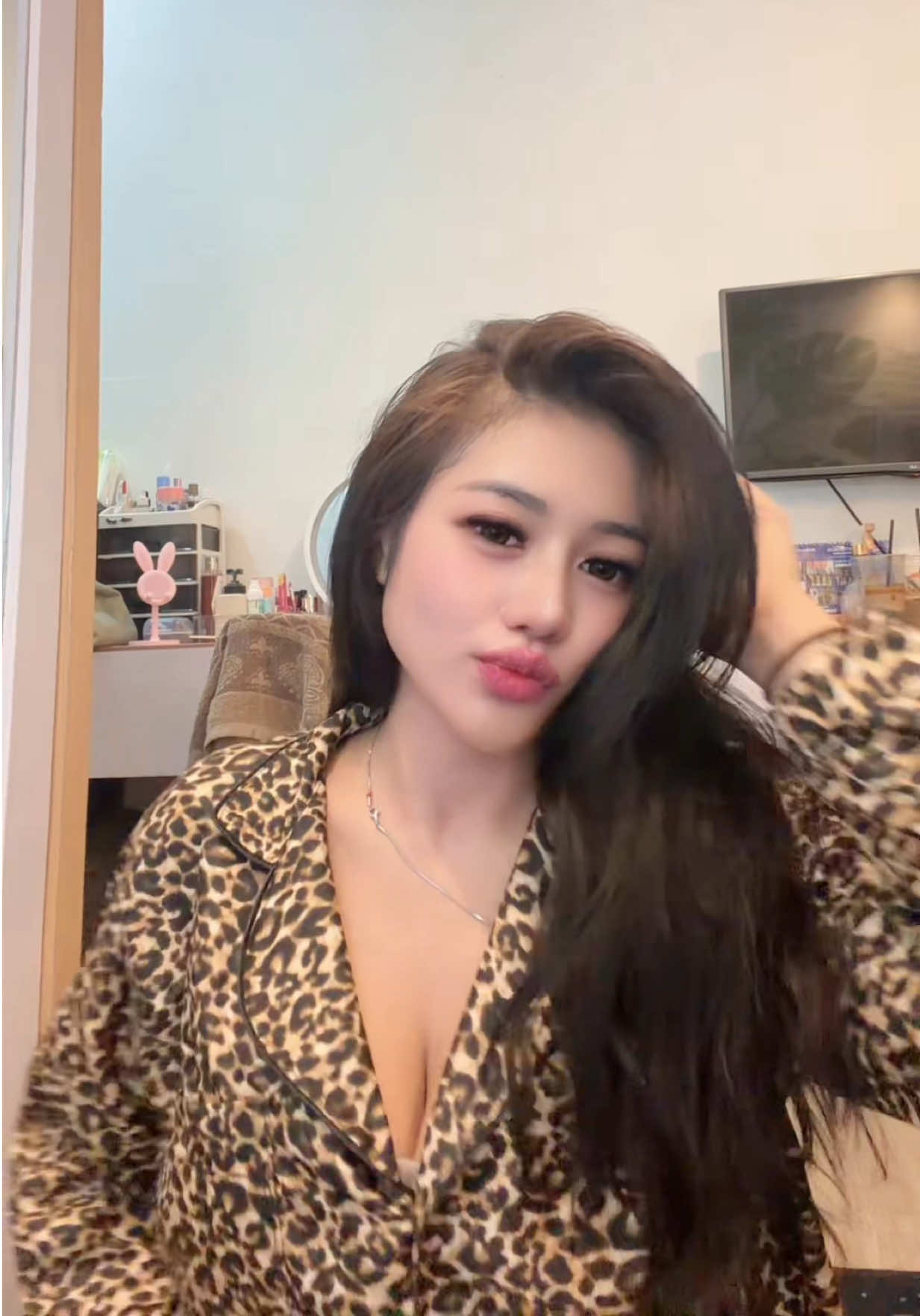 @V_S🦋
