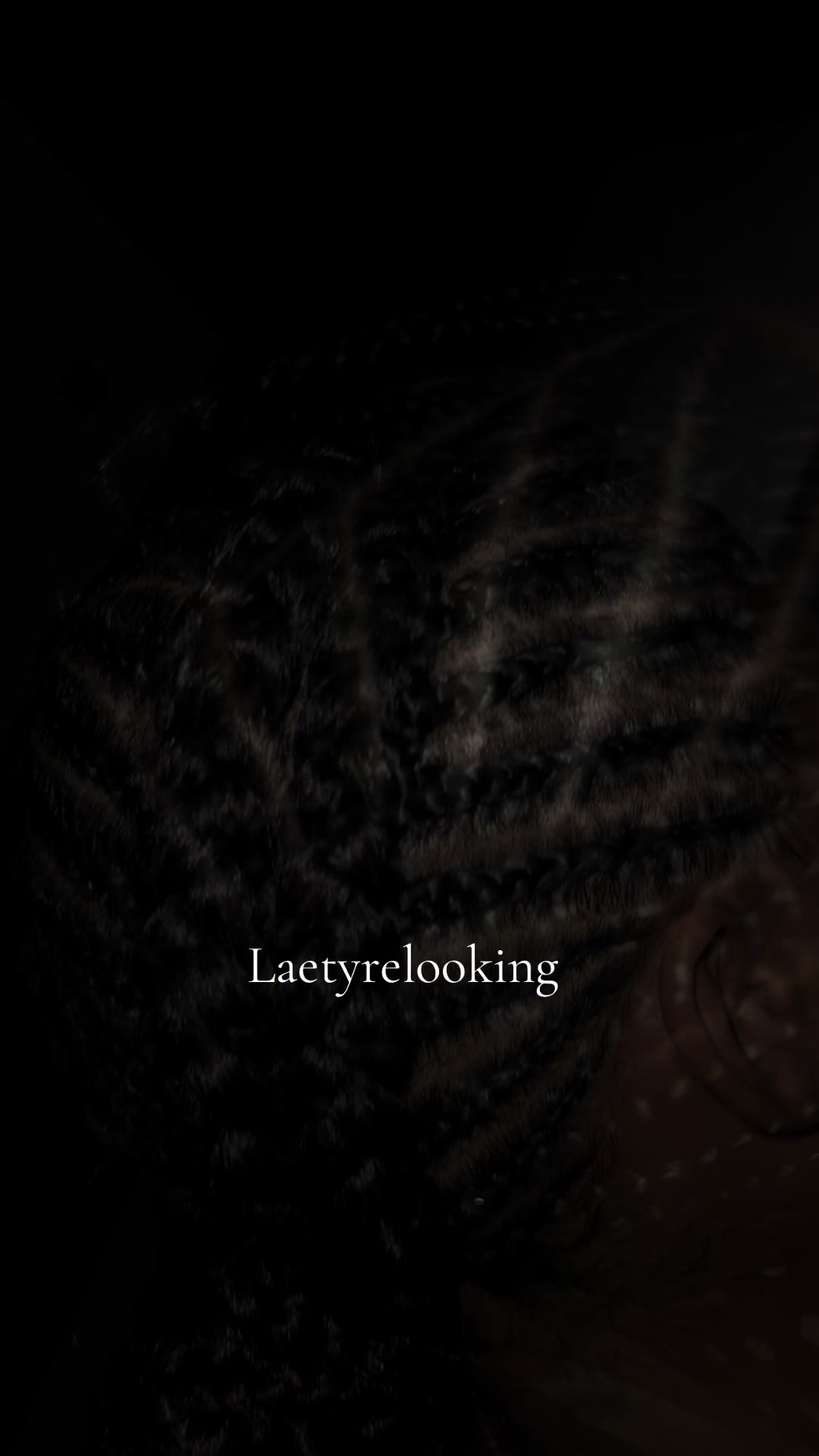 @laetyrelooking2