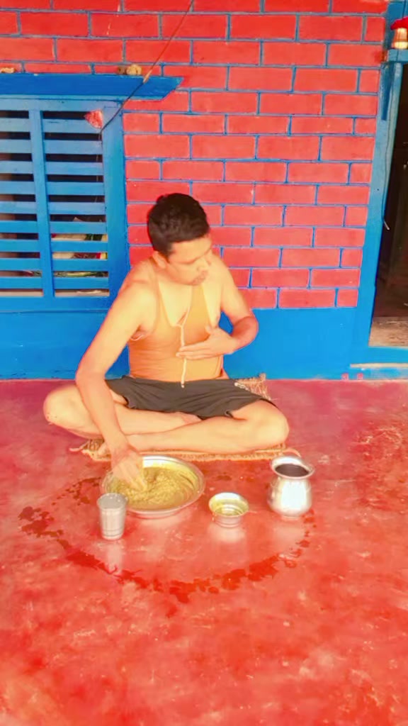 @शहरमा केही नभाकाे मान्छे