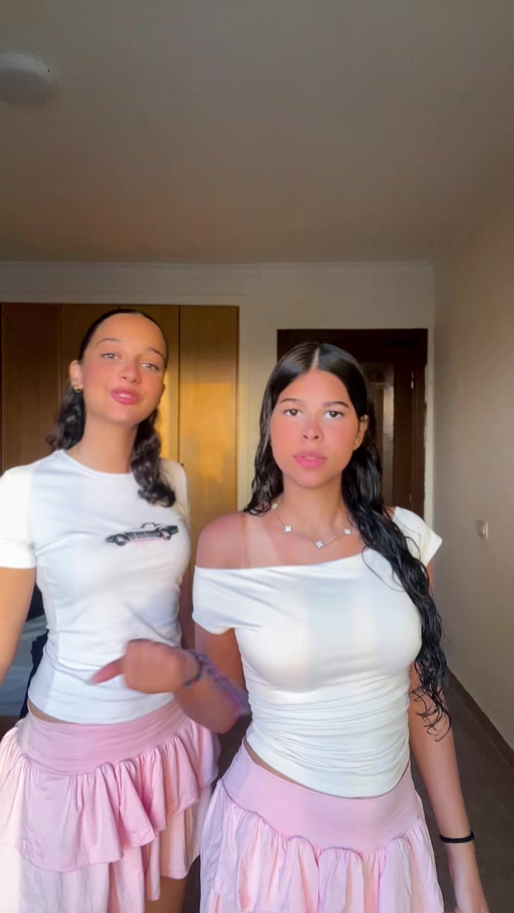 @🥂